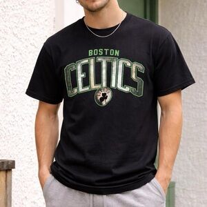 Fanatics Boston Celtics T-Shirt Men’s Small Black Green Logo Like New